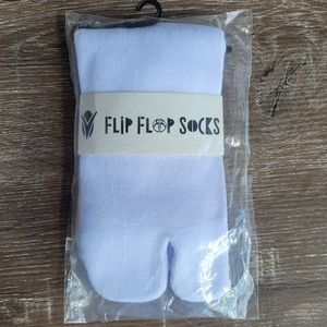 V-Toe White Mini Crew Flip Flop Socks Size Medium Unisex